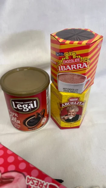 Chocolate Abuelita y café mexicano con canela