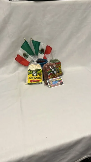 Mayonesa B/B, ketchup B/B y salsa verde B/B